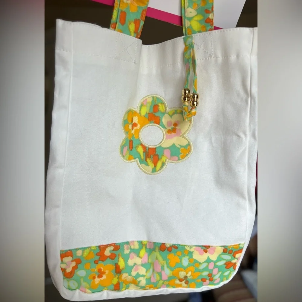 Girls White Canvas Convertible Tote Bag/Backpack Retro Floral Appliqué